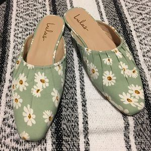 Lulus green floral slides size 8.5